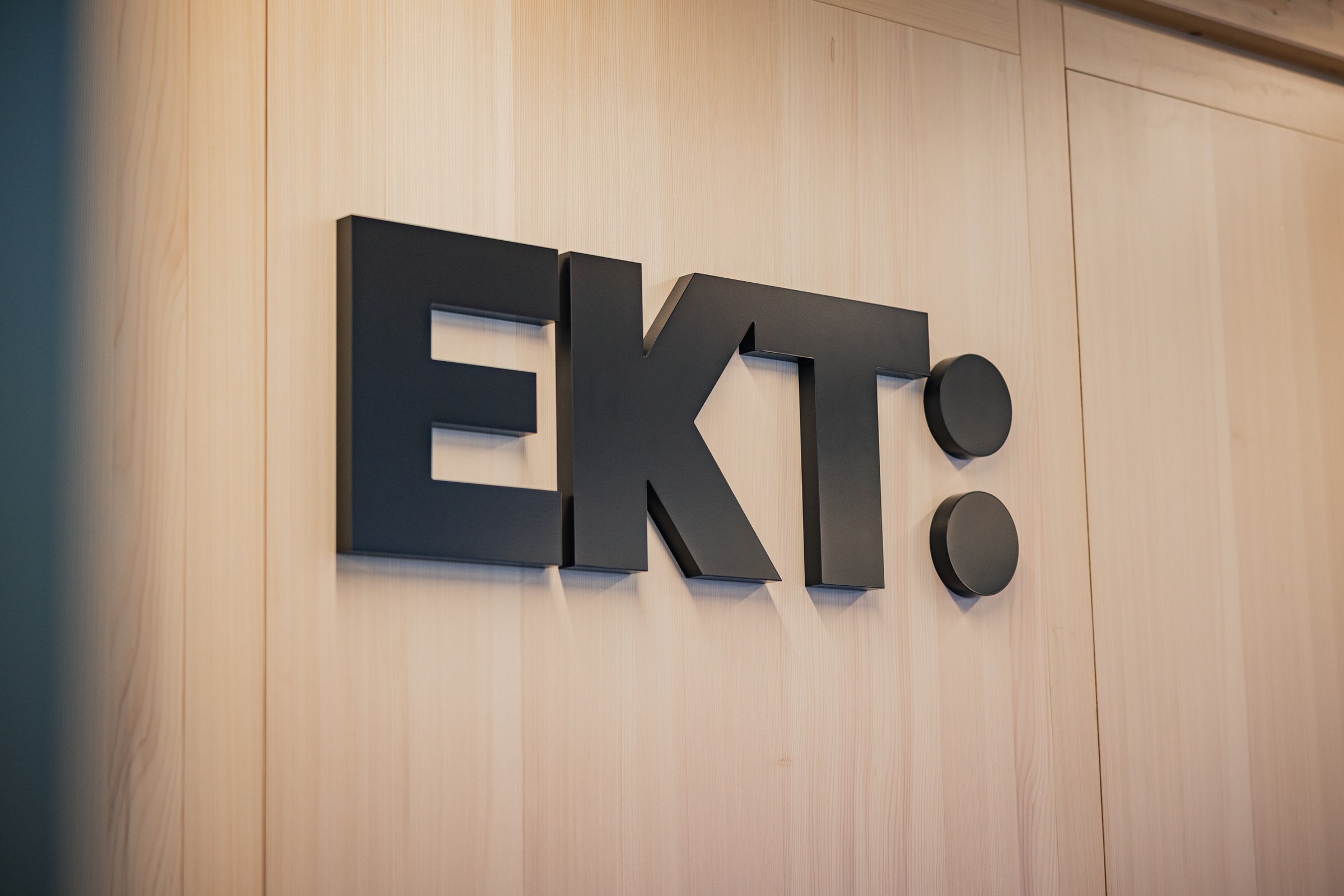 EKT-Logo mit Schreinerlösung