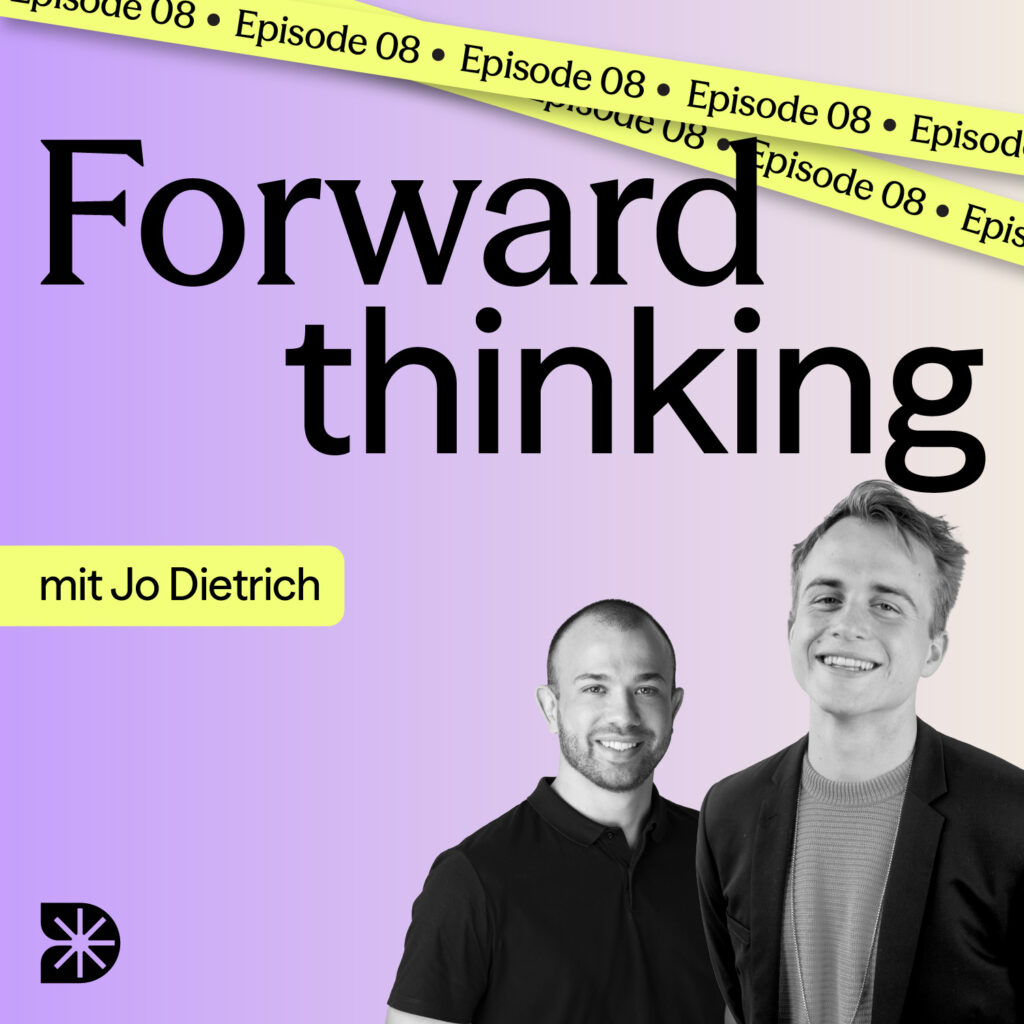 Podcast Cover in lila und gelb. Zwei Menschen. Die achte Folge.