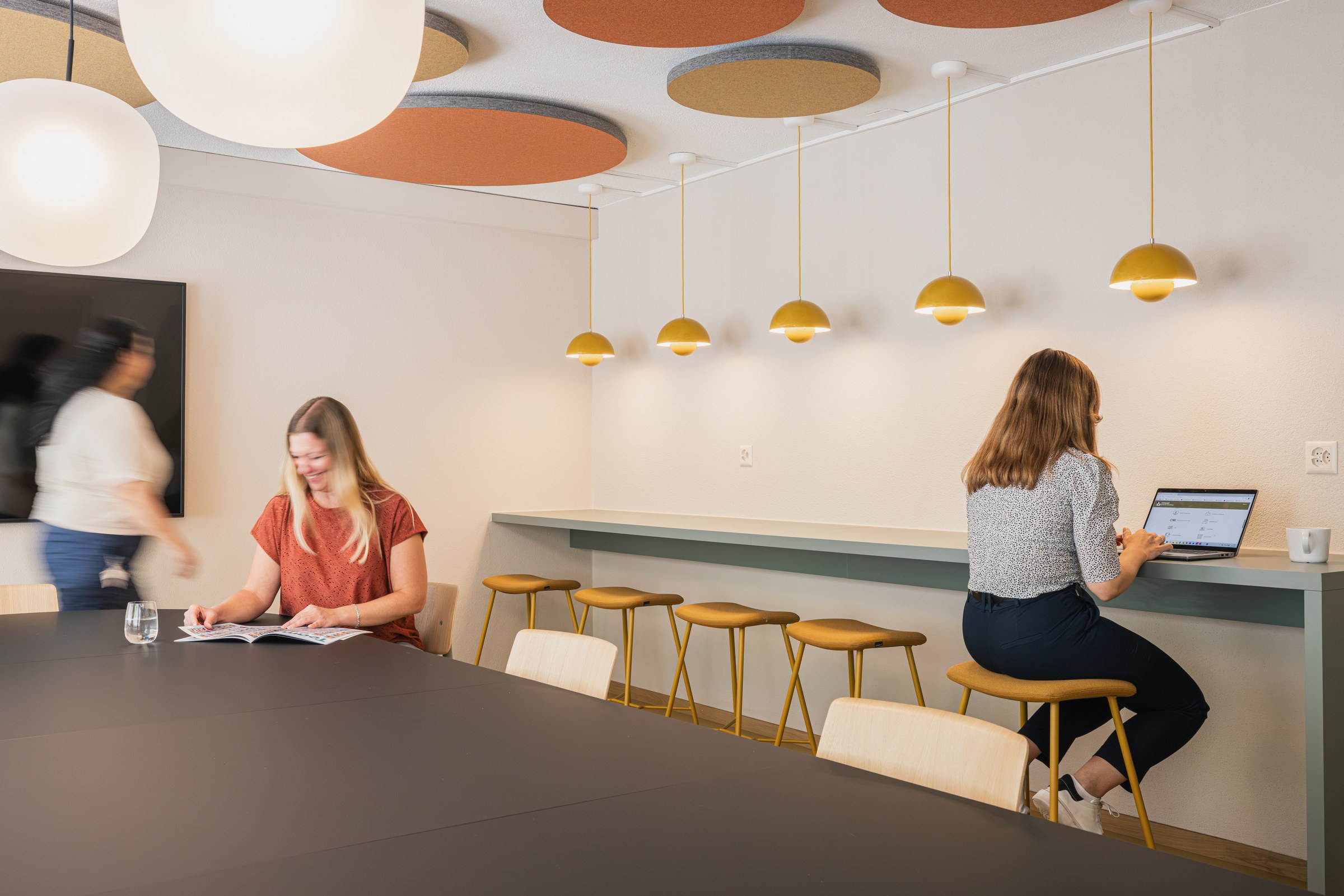 Workbar mit Menschen
