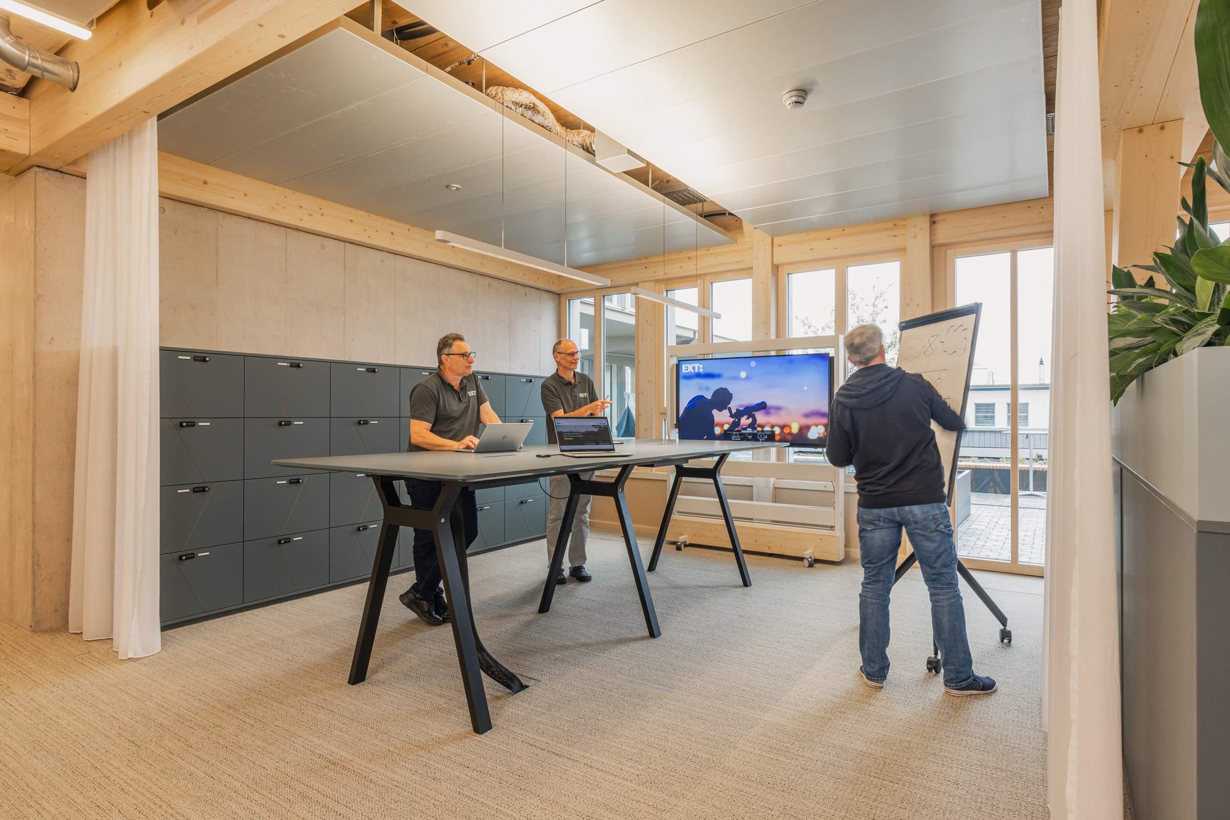Workshopbereich mit Whiteboard